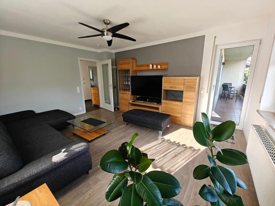 Apartment Apartment *